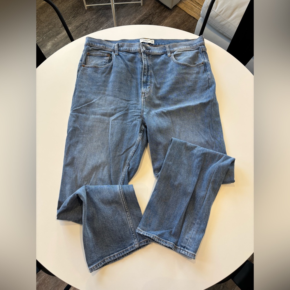 Abercrombie Ankle Straight Curve Love Ultra High Rise Jeans